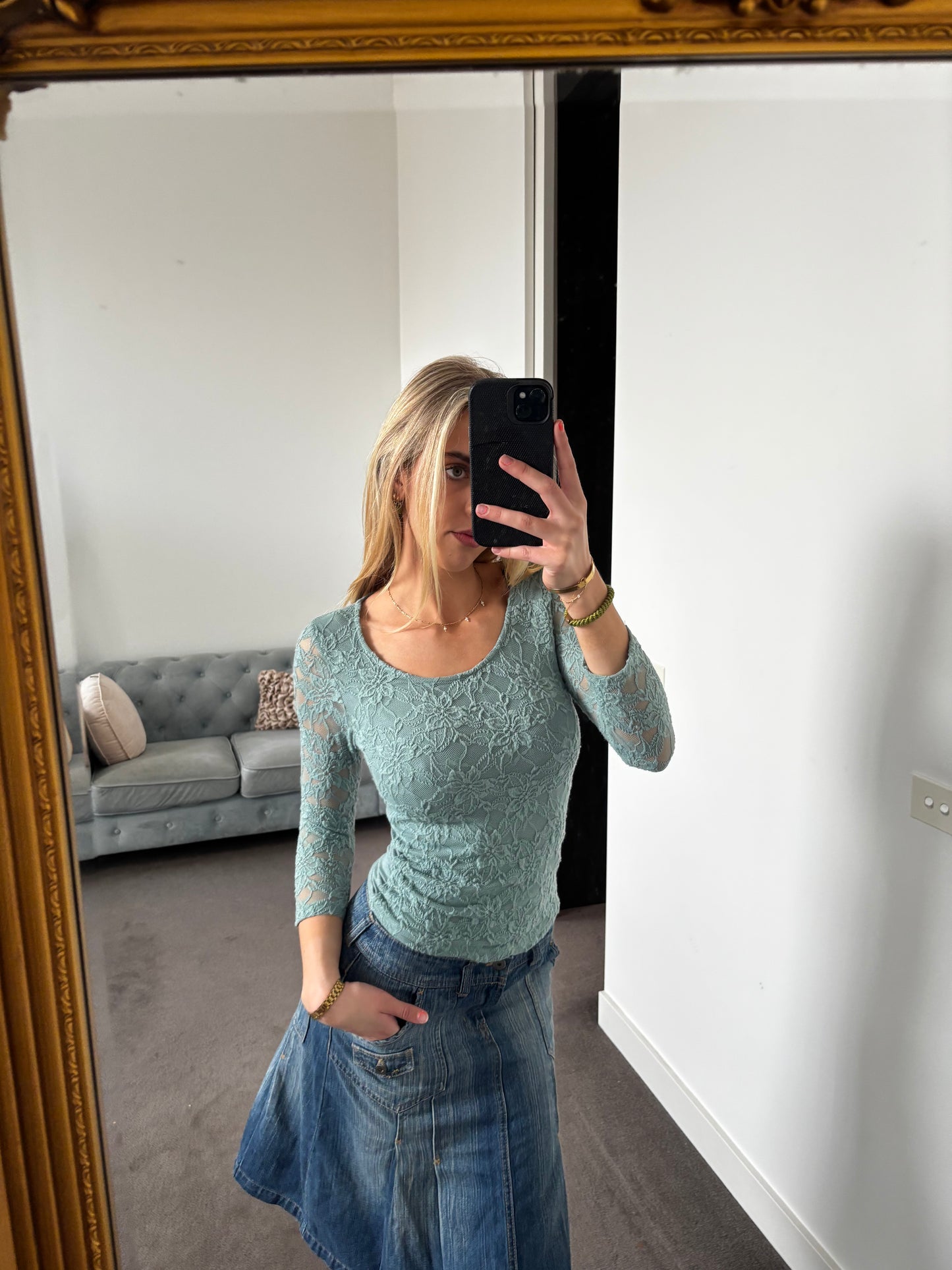 Amisu Sheer lace fitted top