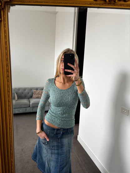 Amisu Sheer lace fitted top