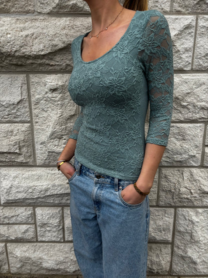 Amisu Sheer lace fitted top