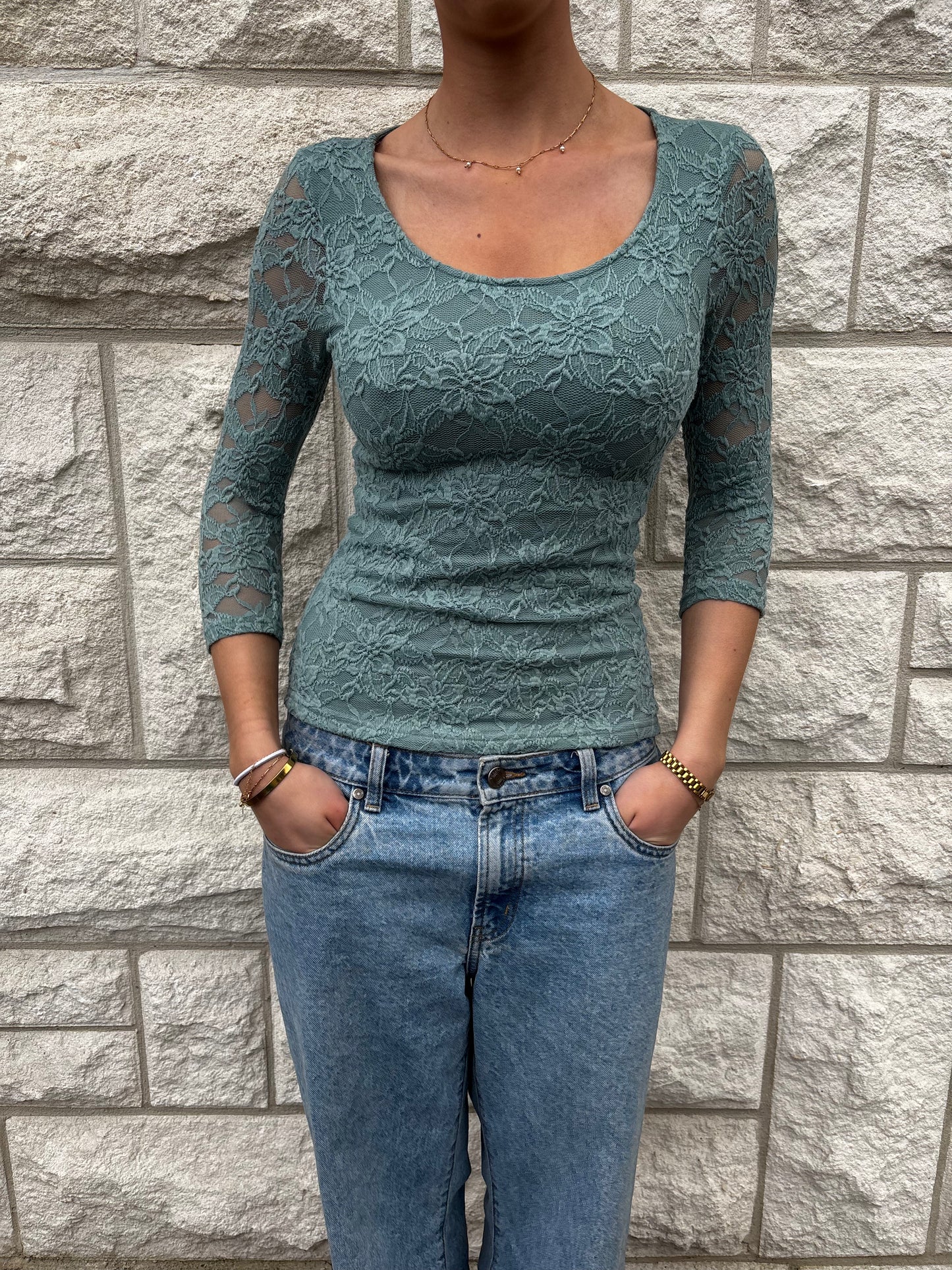 Amisu Sheer lace fitted top