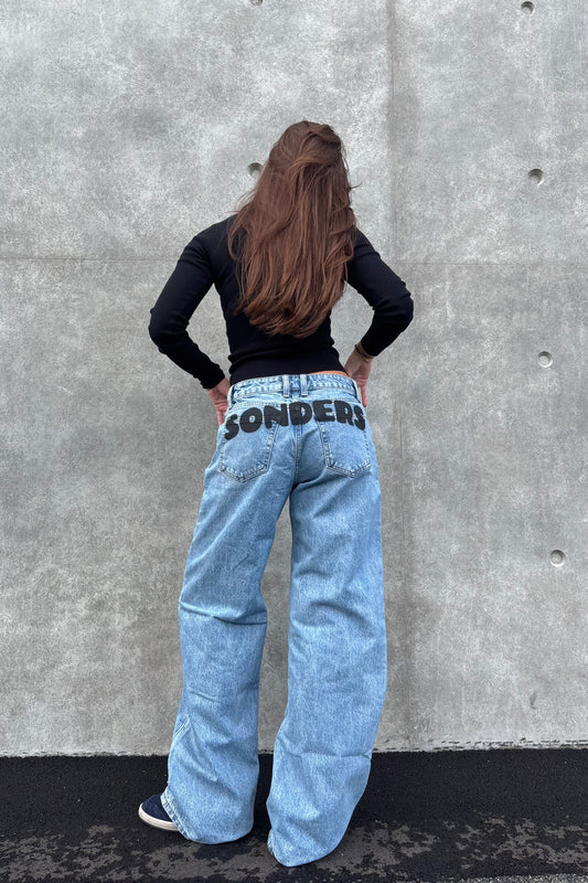 SONDERS cloud font- Black