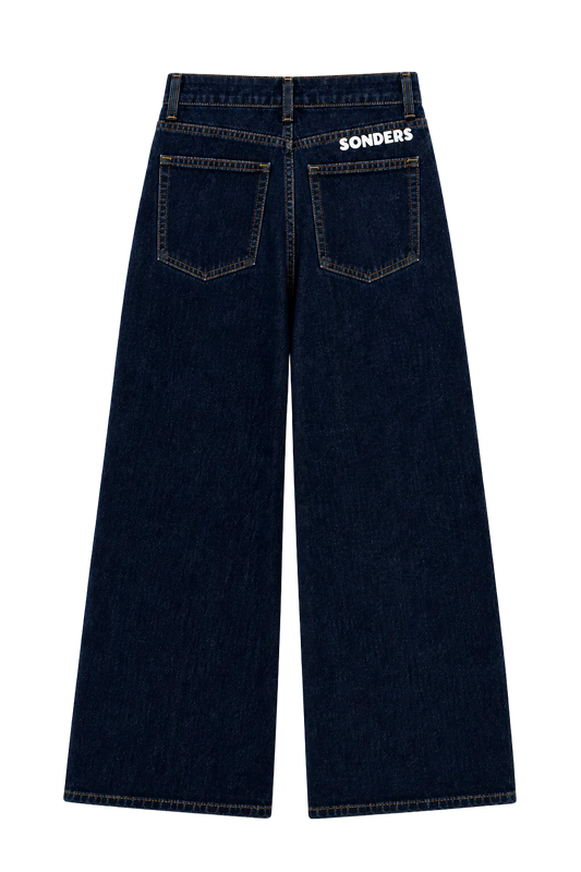 White Thread // Baggy Jean